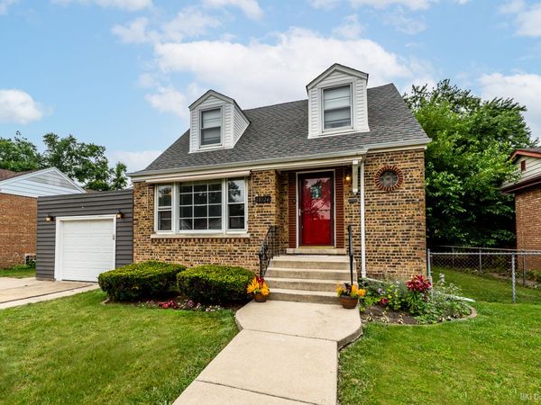 18524 Gladville Avenue , Homewood, IL 60430