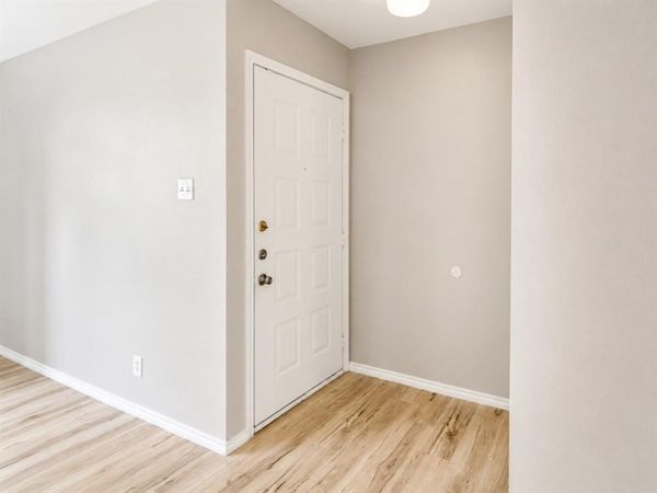 4303 Buena Vista Street , Unit 202, Dallas, TX 75205