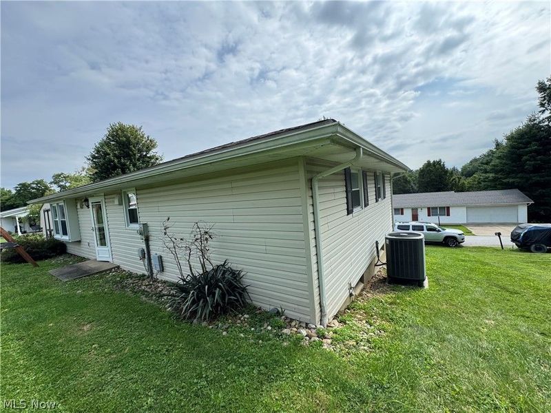 110 LOCUST Drive , Barnesville, OH 43713 Photo 6