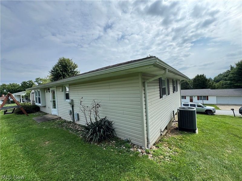 110 LOCUST Drive , Barnesville, OH 43713 Photo 7