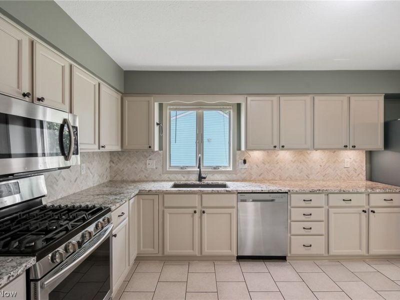 16002 Wedgewood Lane, Strongsville, OH 44149 Photo 12