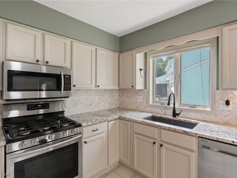 16002 Wedgewood Lane, Strongsville, OH 44149 Photo 13