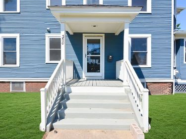 350 King St, Unit 1, Springfield, MA 01109