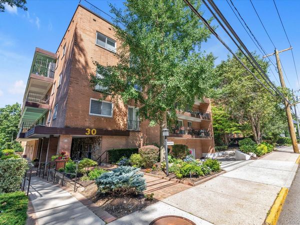 30 Barstow Road, Unit 3A, Great Neck, NY 11021
