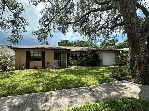 7812 ROYAL HART DRIVE , NEW PORT RICHEY, FL 34653