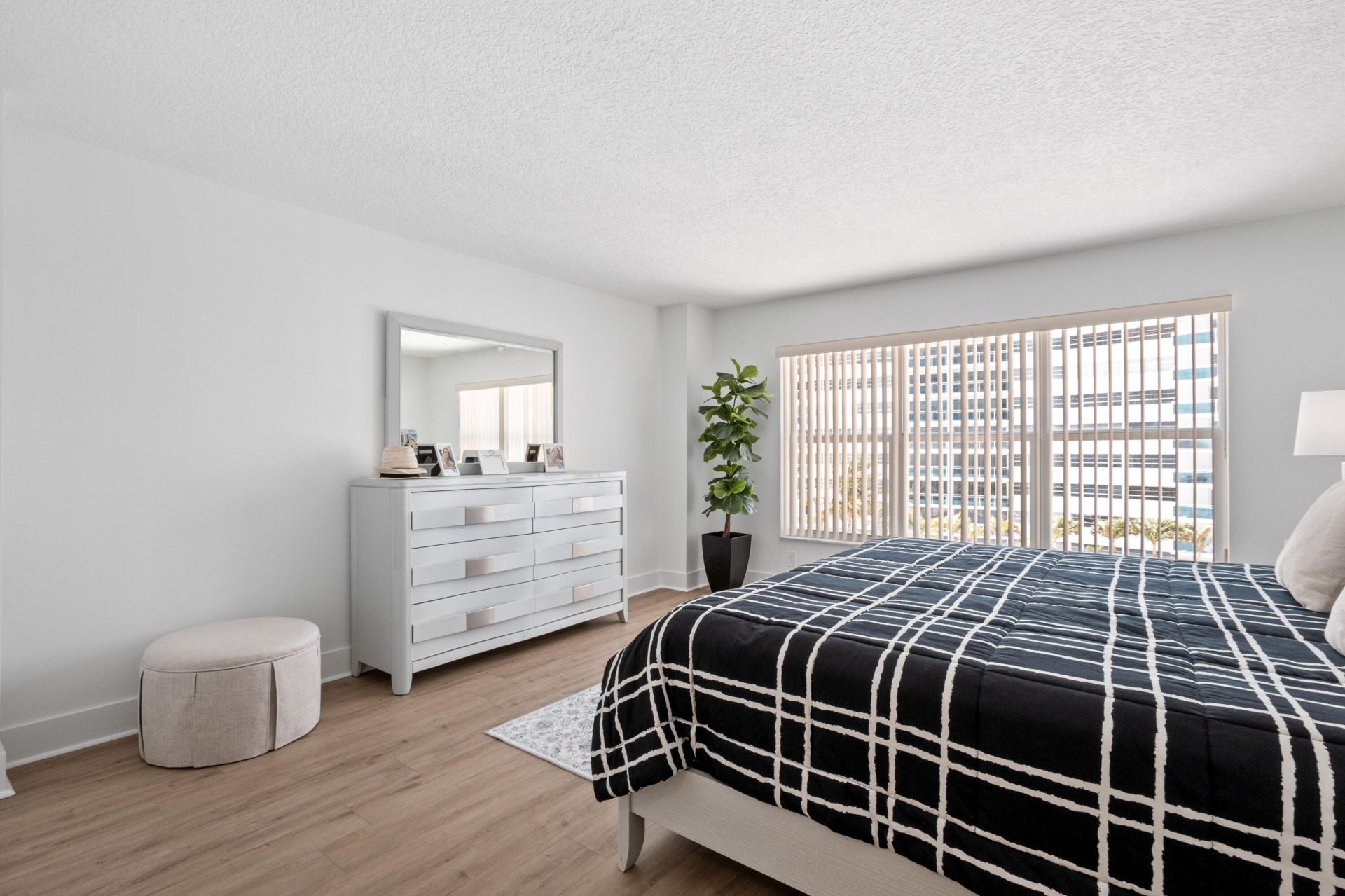 3500 Galt Ocean Drive, Unit 404, Fort Lauderdale, FL 33308 Photo