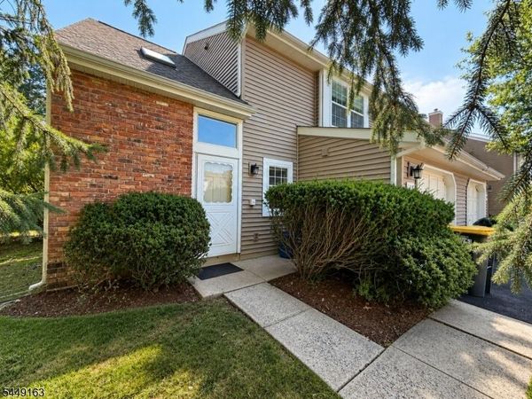 100 Wisbech Pl, Franklin, NJ 08873