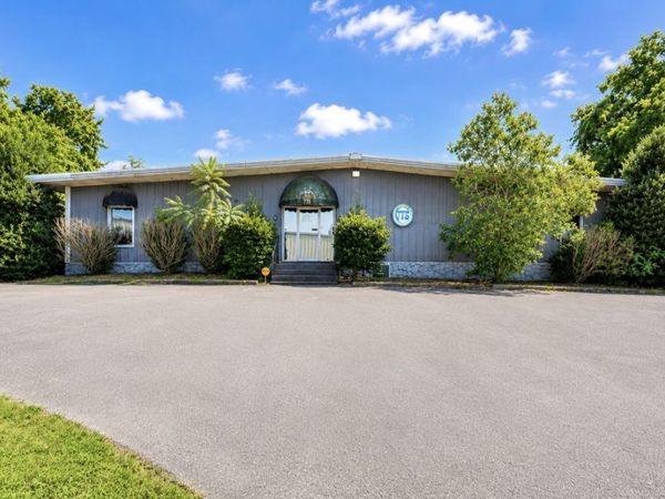 1105 Tuckahoe Dr, Nashville, TN 37207