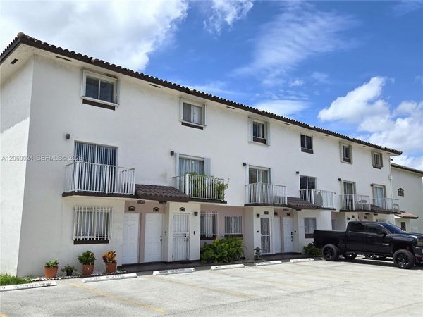 900 SW 104th Ct, Unit B-206, Miami, FL 33174