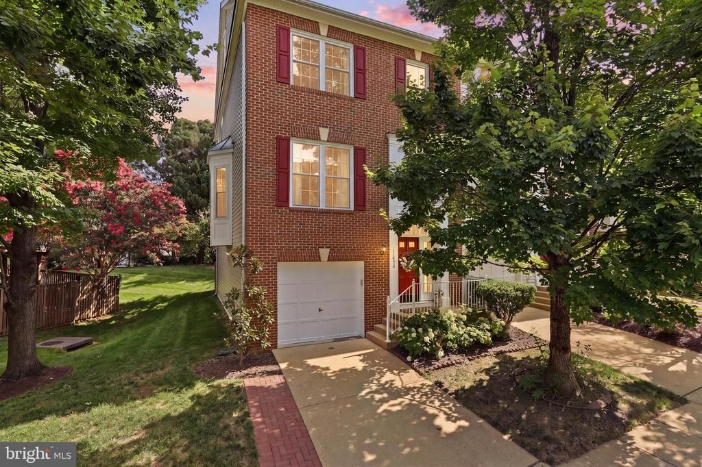 11432 Tiger Lily Lane, Fairfax, VA 22030 Main Photo