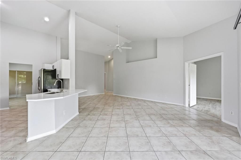 5350 Andover Dr, Unit 202, Naples, FL 34110 Photo