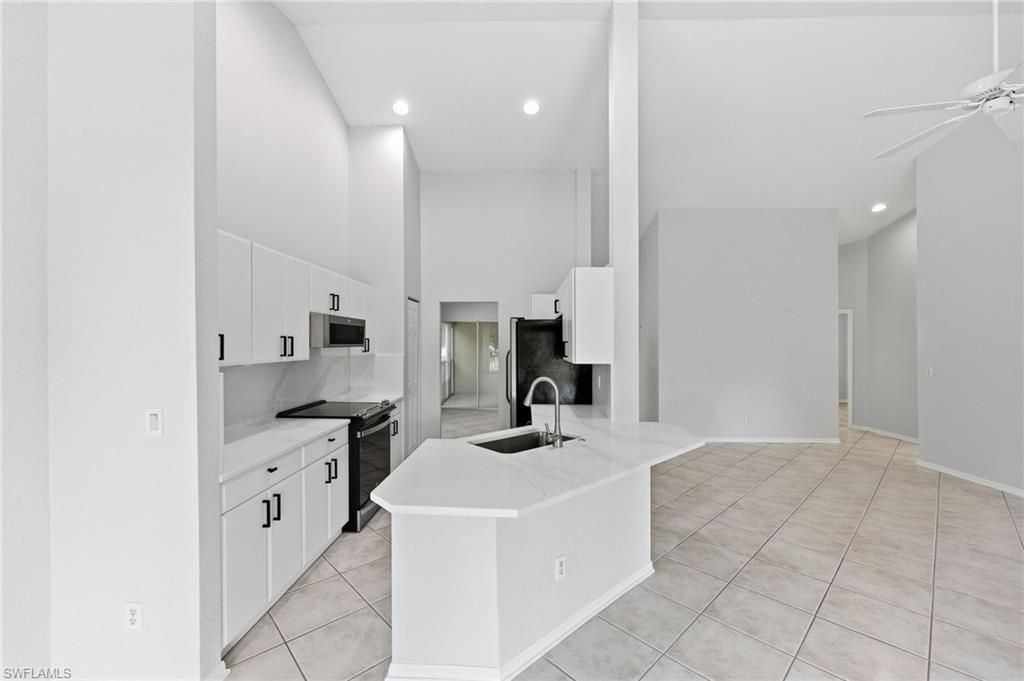 5350 Andover Dr, Unit 202, Naples, FL 34110 Photo