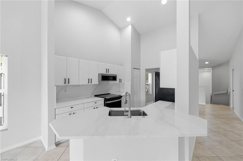 5350 Andover Dr, Unit 202, Naples, FL 34110 Photo
