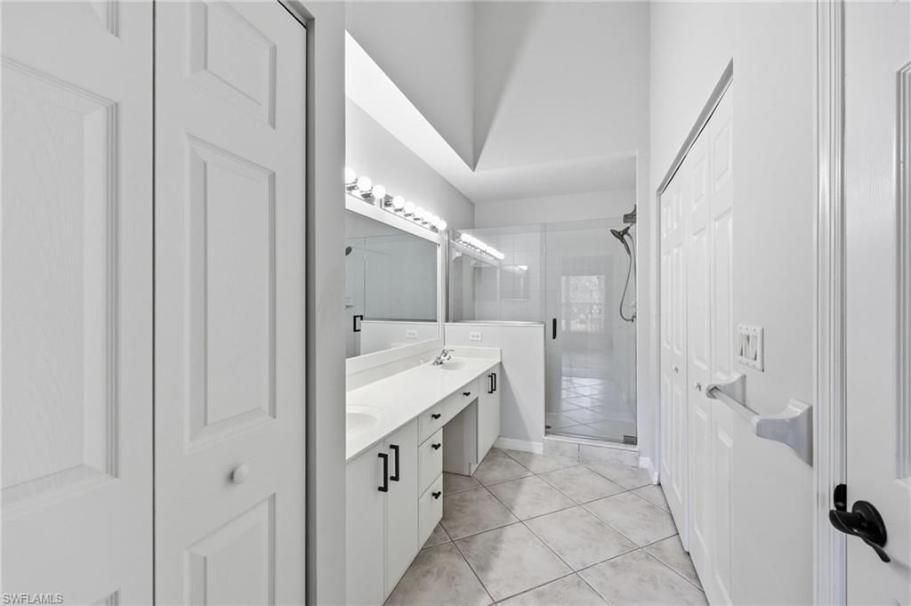 5350 Andover Dr, Unit 202, Naples, FL 34110 Photo