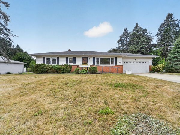 708 Greenridge Road, Battle Creek, MI 49015