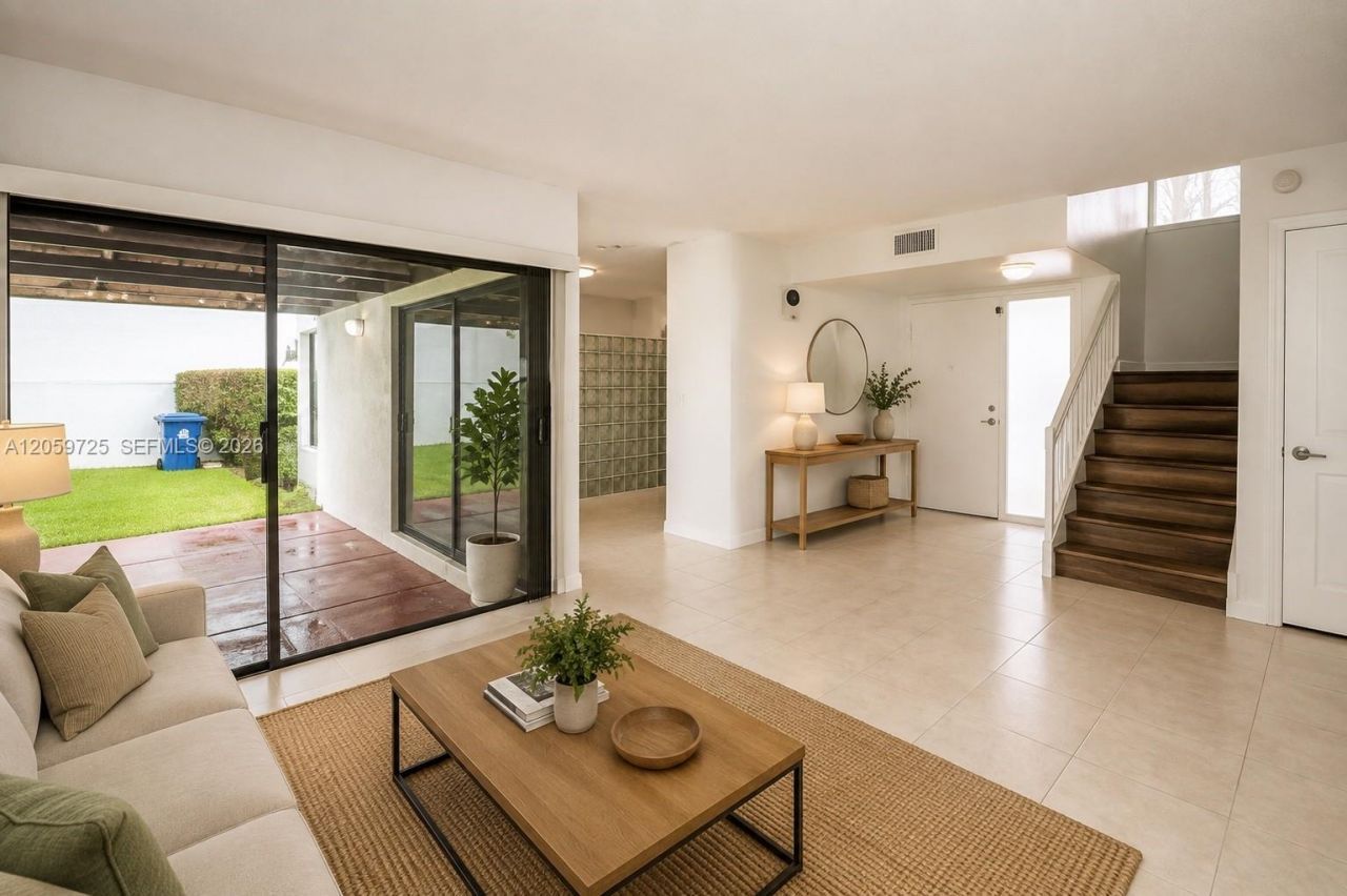 10085 NW 6th Ter, Miami, FL 33172 Photo