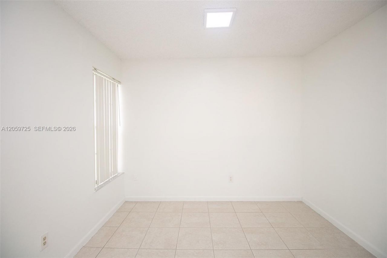 10085 NW 6th Ter, Miami, FL 33172 Photo