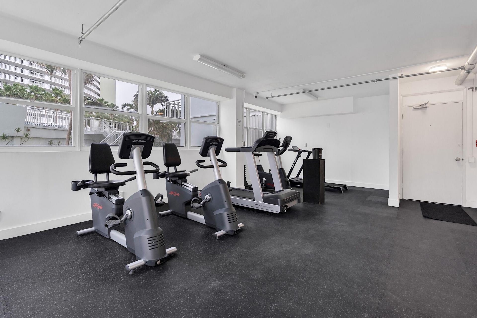 1920 S Ocean Drive, Unit 304, Fort Lauderdale, FL 33316 Photo