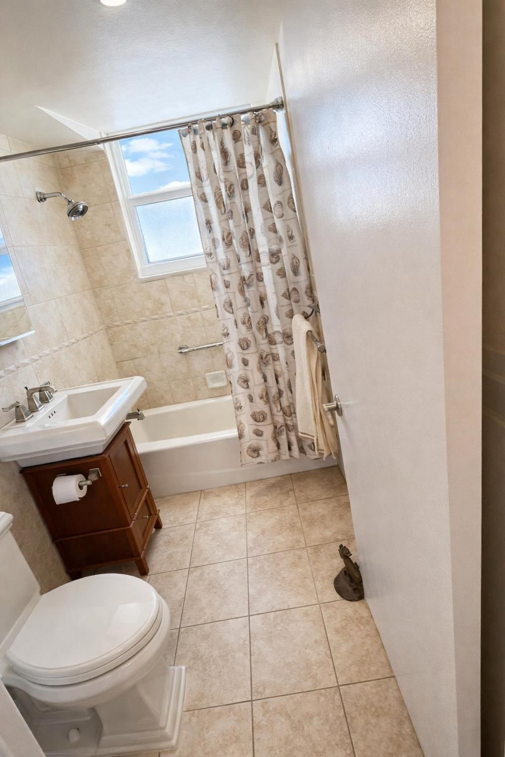 1920 S Ocean Drive, Unit 304, Fort Lauderdale, FL 33316 Photo