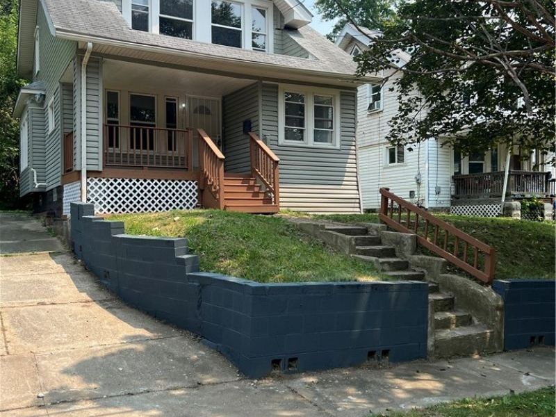 1101 Laurel Avenue, Akron, OH 44307 Photo 2