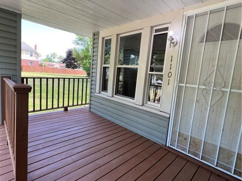 1101 Laurel Avenue, Akron, OH 44307 Photo 3