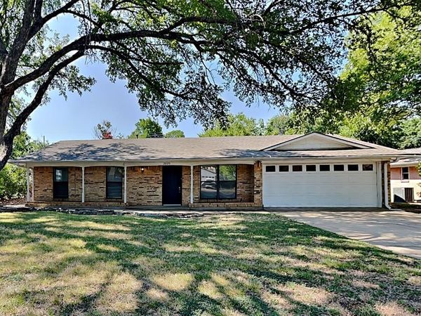 2020 Chattanooga Drive, Bedford, TX 76022