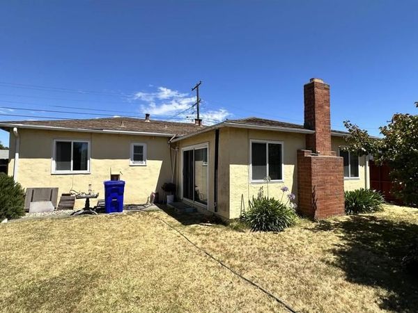 15357 Edgemoor St, San Leandro, CA 94579