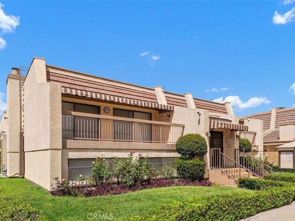 18415 Collins, Tarzana, CA 91356