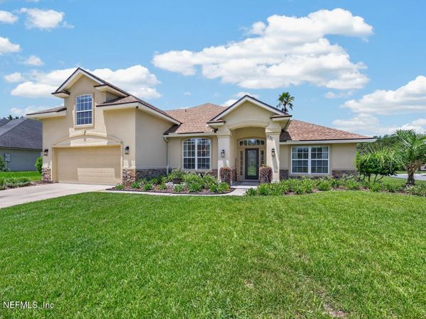 676 MARTIN LAKES Drive E, Jacksonville, FL 32220