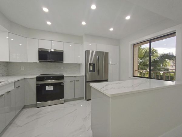 7280 Amberly Lane, Unit 207, Delray Beach, FL 33446