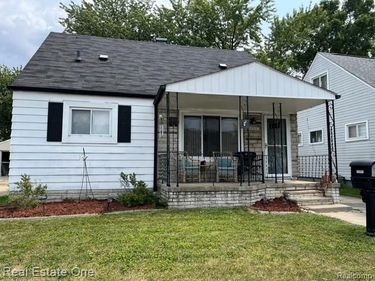 24528 Berry Avenue, Warren, Mi 48089