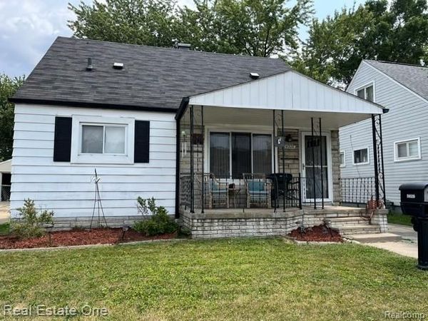 24528 Berry Avenue , Warren, MI 48089