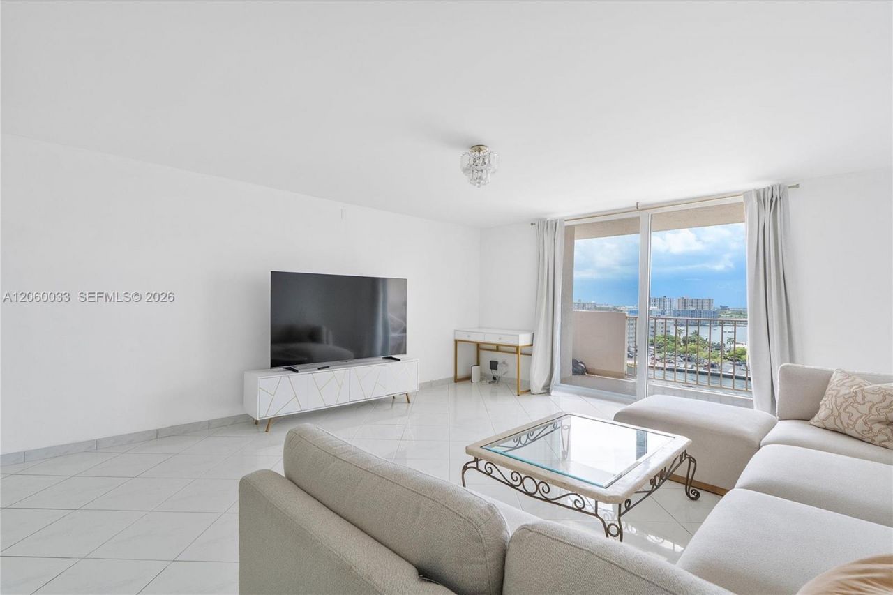 1865 S Ocean Dr, Unit 11J, Hallandale Beach, FL 33009 Photo
