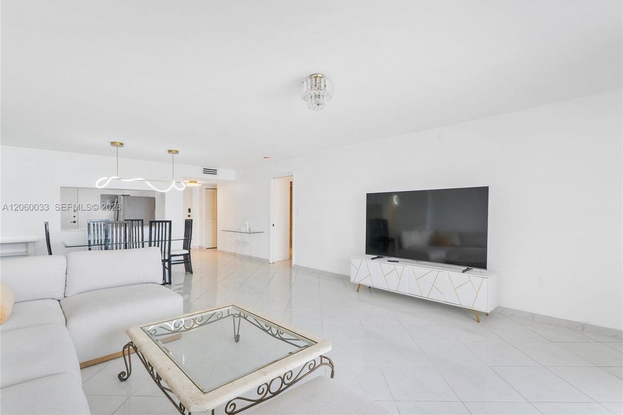 1865 S Ocean Dr, Unit 11J, Hallandale Beach, FL 33009 Photo