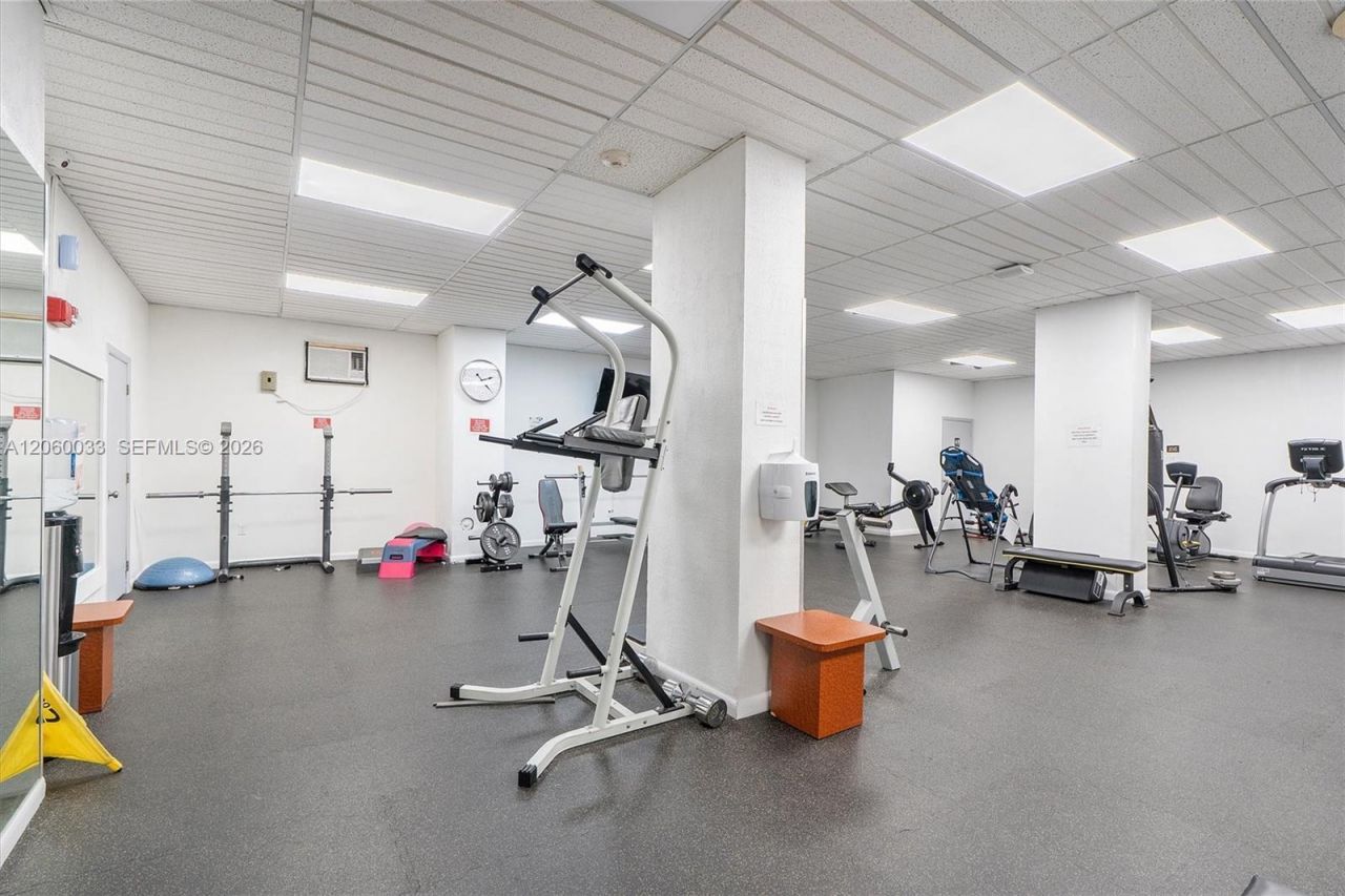 1865 S Ocean Dr, Unit 11J, Hallandale Beach, FL 33009 Photo