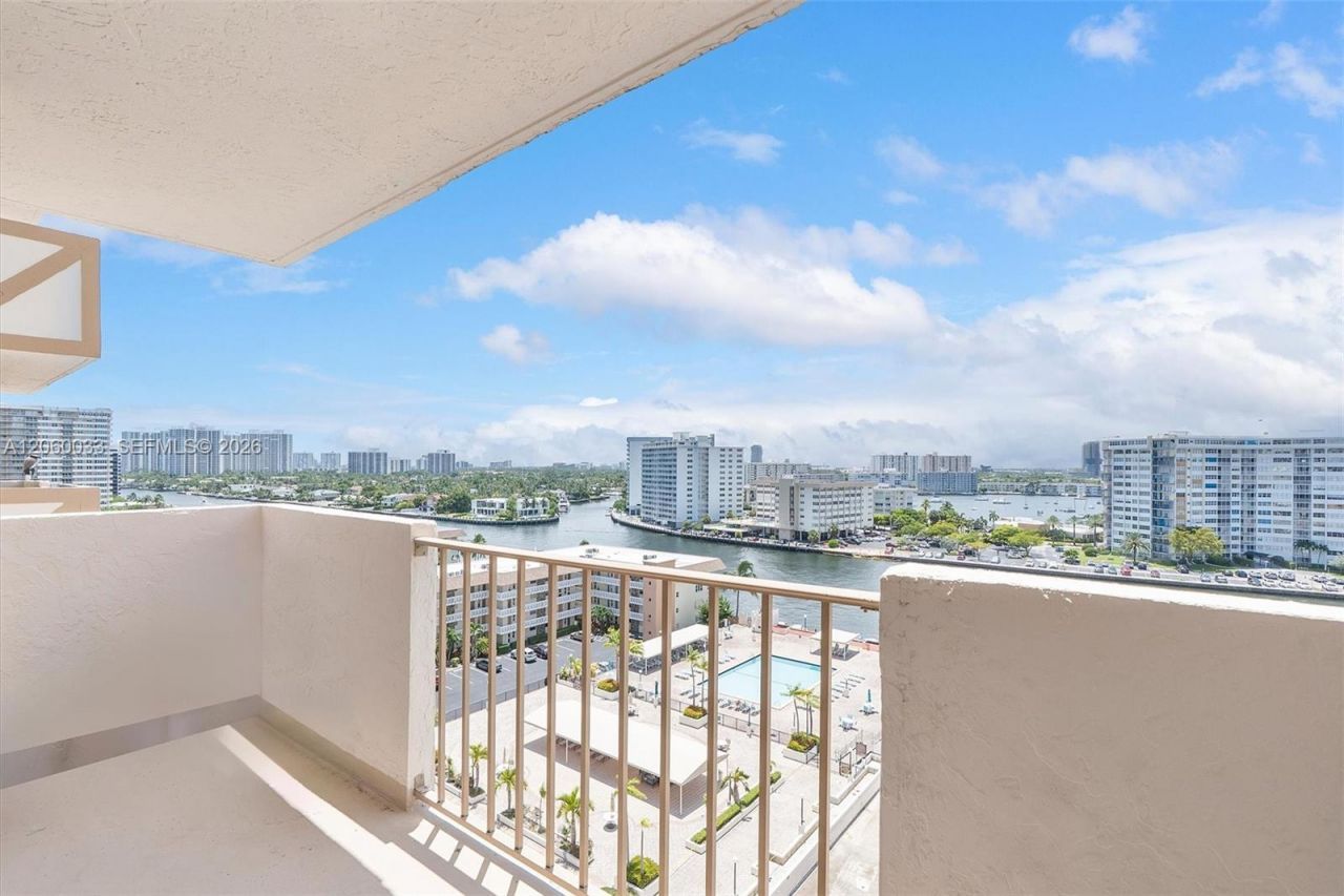 1865 S Ocean Dr, Unit 11J, Hallandale Beach, FL 33009 Photo