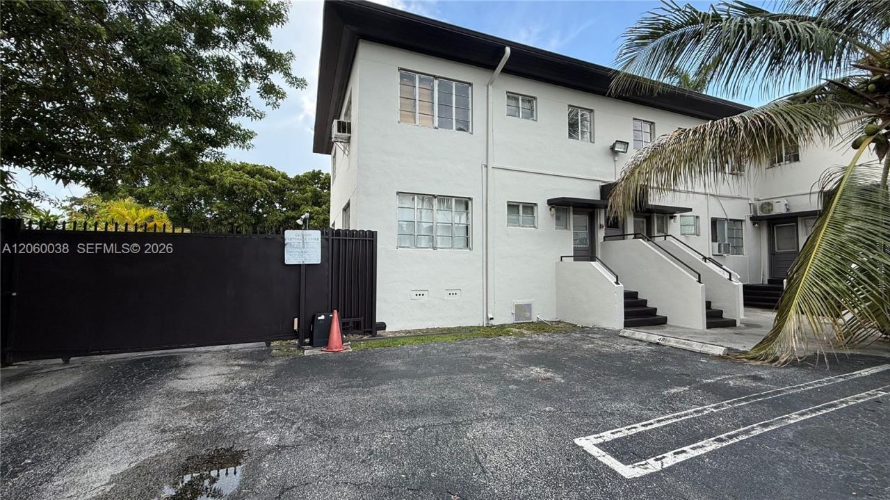 650 84th St, Unit 35, Miami Beach, FL 33141 Photo