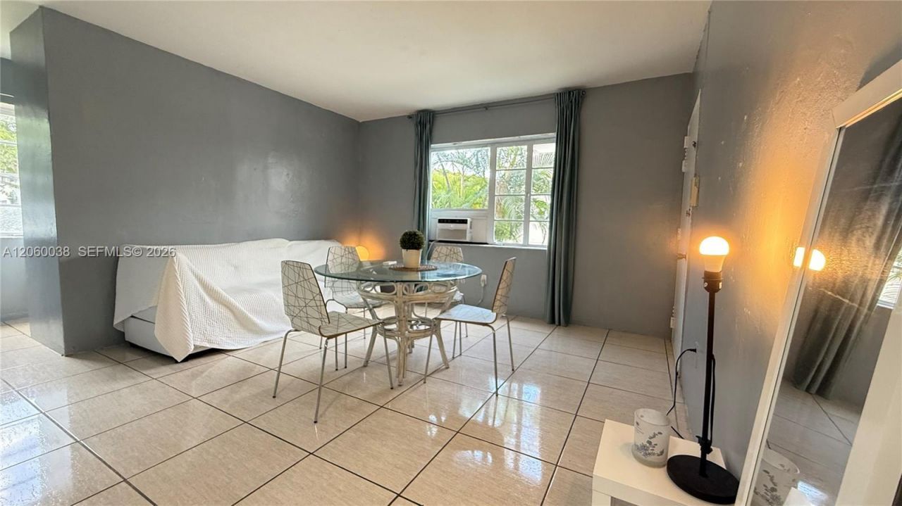 650 84th St, Unit 35, Miami Beach, FL 33141 Photo