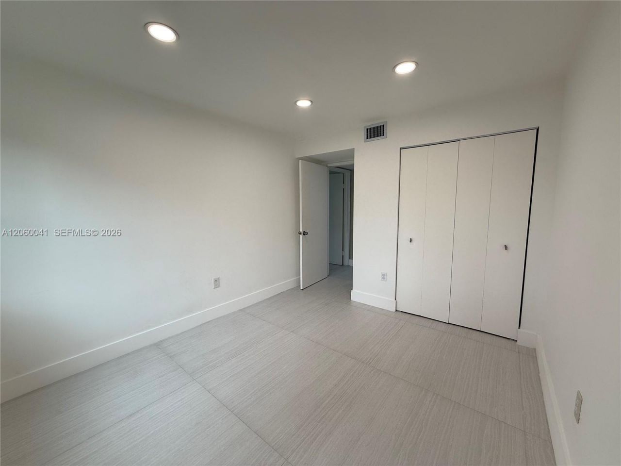 9405 Fontainebleau Blvd, Unit 113-22, Miami, FL 33172 Photo