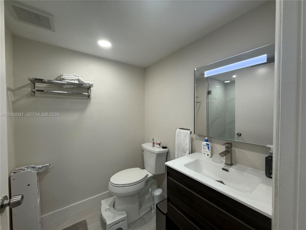 9405 Fontainebleau Blvd, Unit 113-22, Miami, FL 33172 Photo