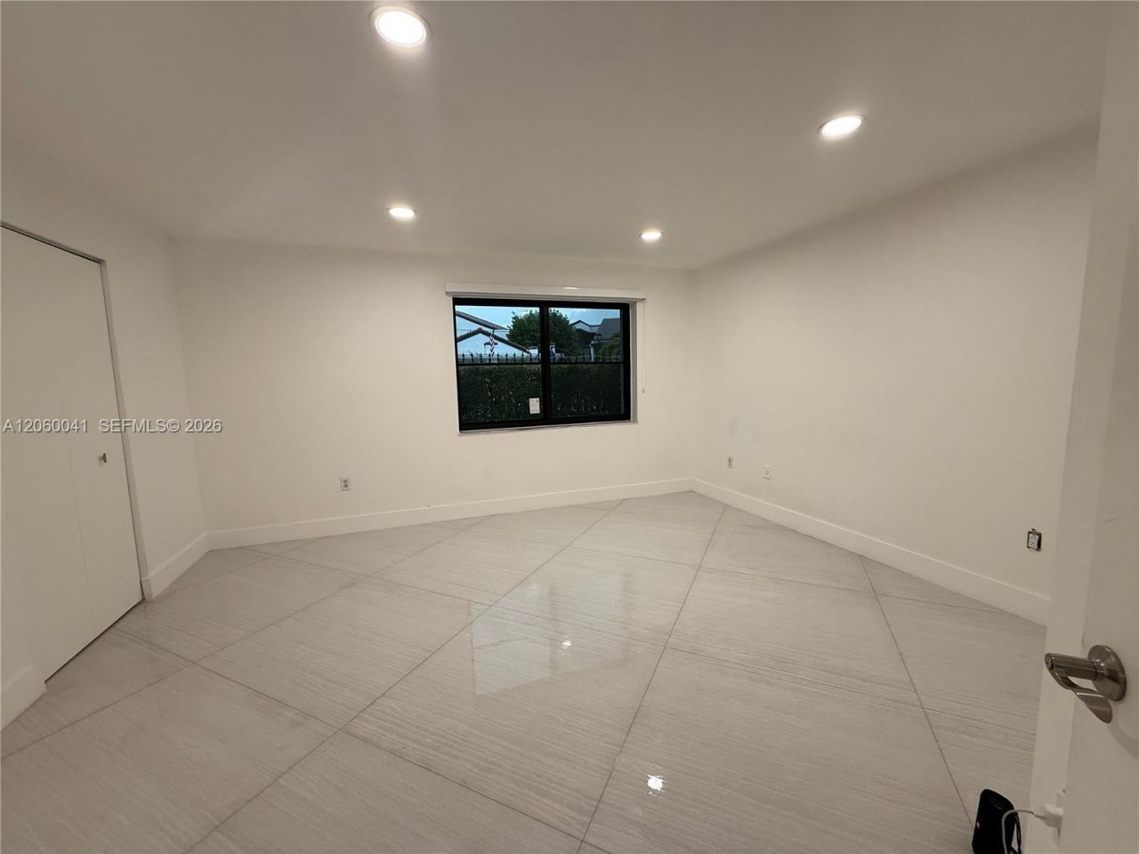 9405 Fontainebleau Blvd, Unit 113-22, Miami, FL 33172 Photo