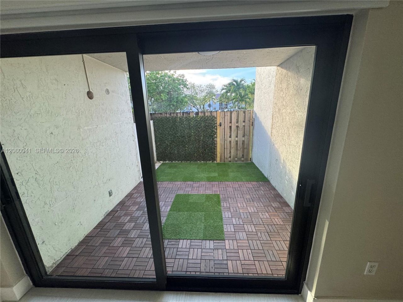 9405 Fontainebleau Blvd, Unit 113-22, Miami, FL 33172 Photo