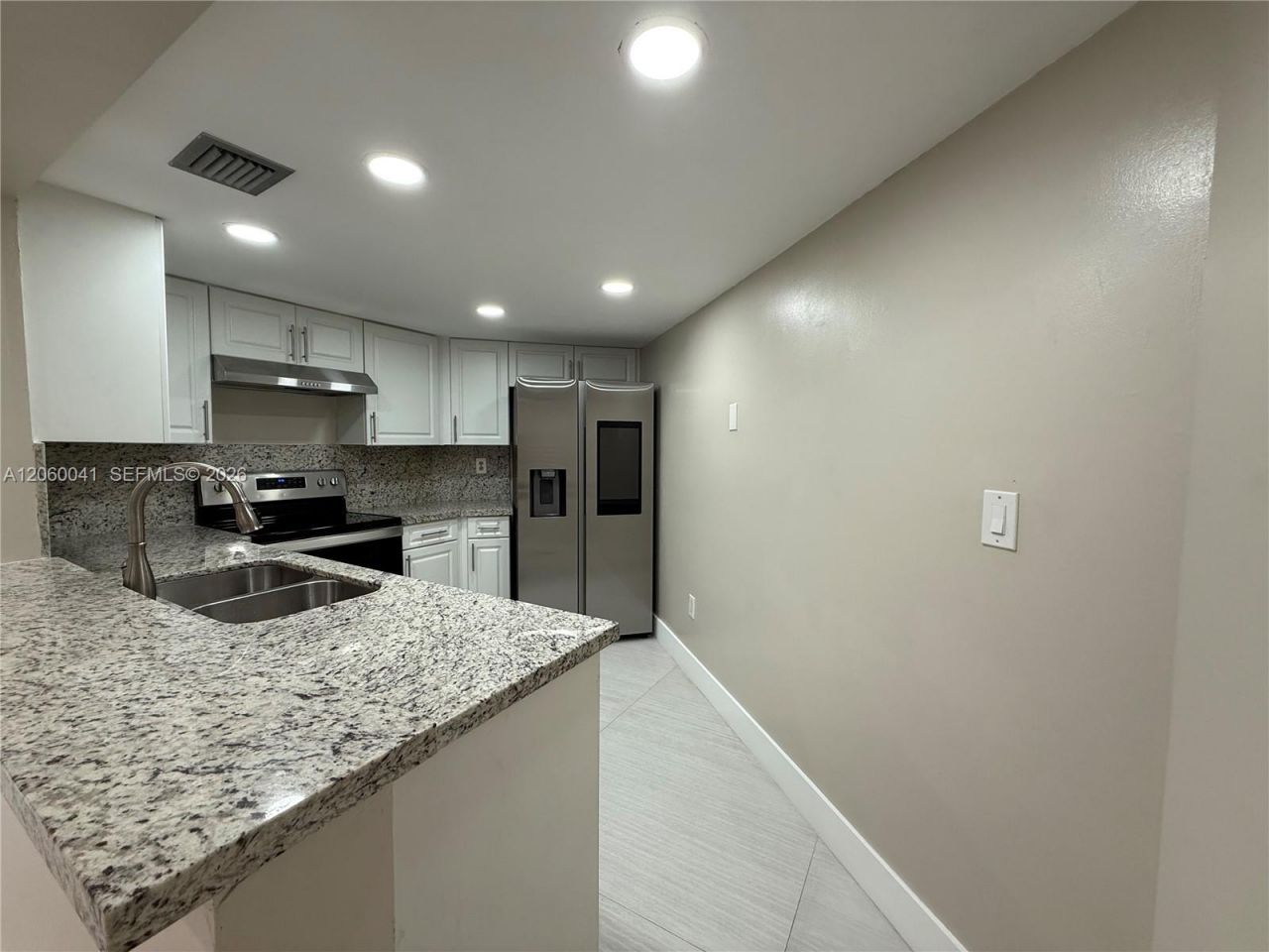 9405 Fontainebleau Blvd, Unit 113-22, Miami, FL 33172 Photo