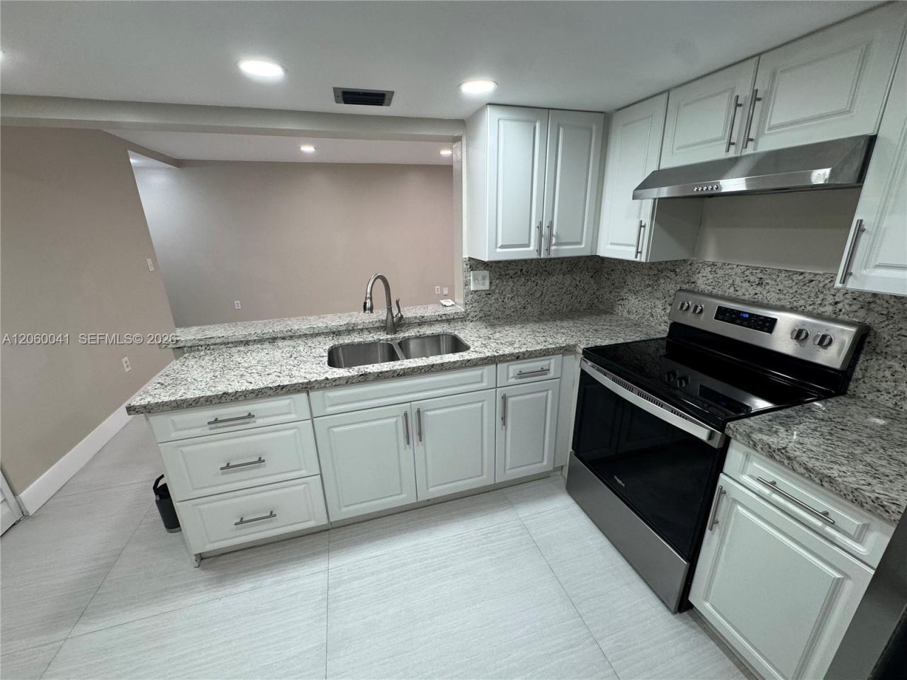 9405 Fontainebleau Blvd, Unit 113-22, Miami, FL 33172 Photo