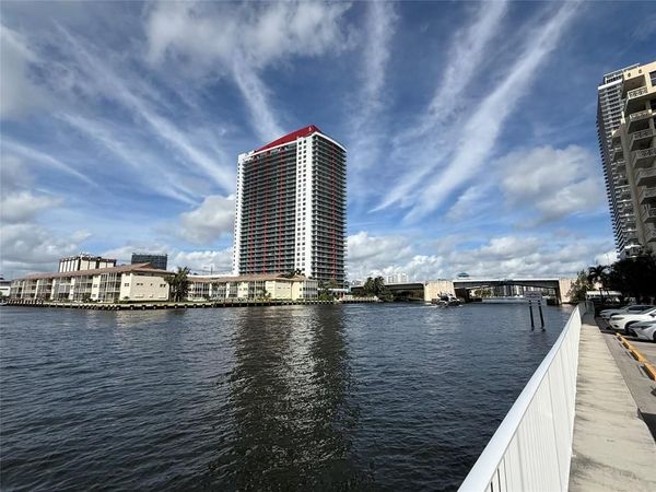 1833 S OCEAN Drive, Unit 808, Hallandale Beach, FL 33009