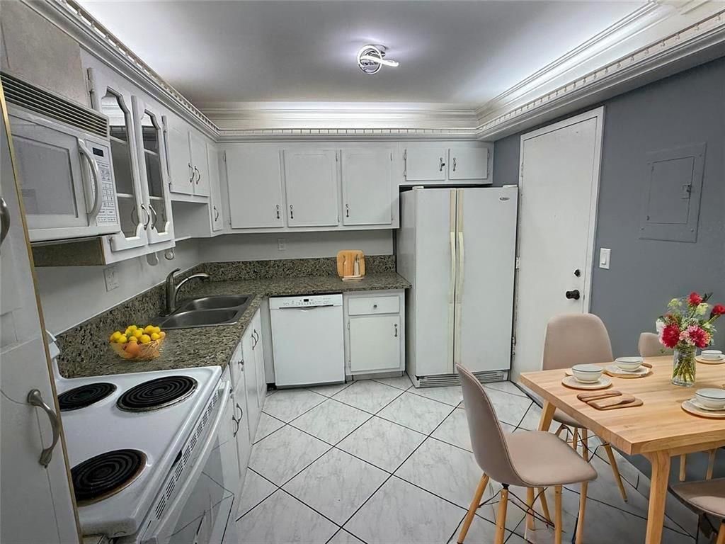 1833 S Ocean Drive, Unit 808, Hallandale Beach, FL 33009 Photo
