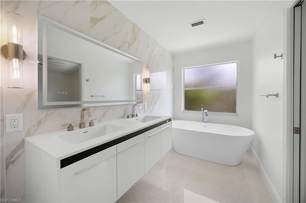12960 Eagle Pointe Cir, Fort Myers, FL 33913 Photo
