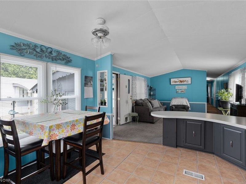 12 Sycamore Drive, Olmsted Falls, OH 44138 Photo 8