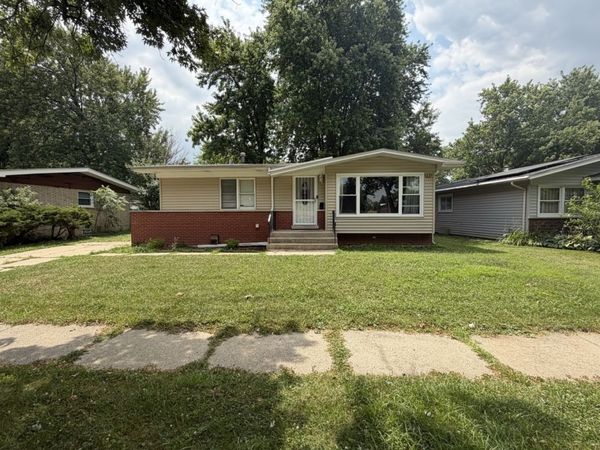 834 W Strieff Lane , Glenwood, IL 60425