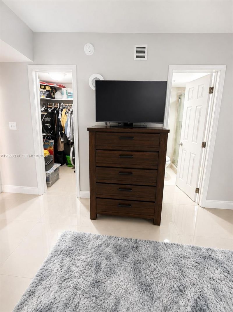 1500 S Ocean Blvd, Unit 201, Lauderdale by the Sea, FL 33062 Photo